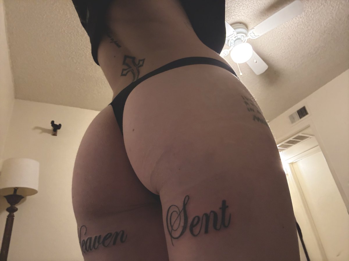 riottxofficial's tweet photo. love love love my new tattoo….

What should I get next 🤔💋 https://t.co/0tGNMn73ZR