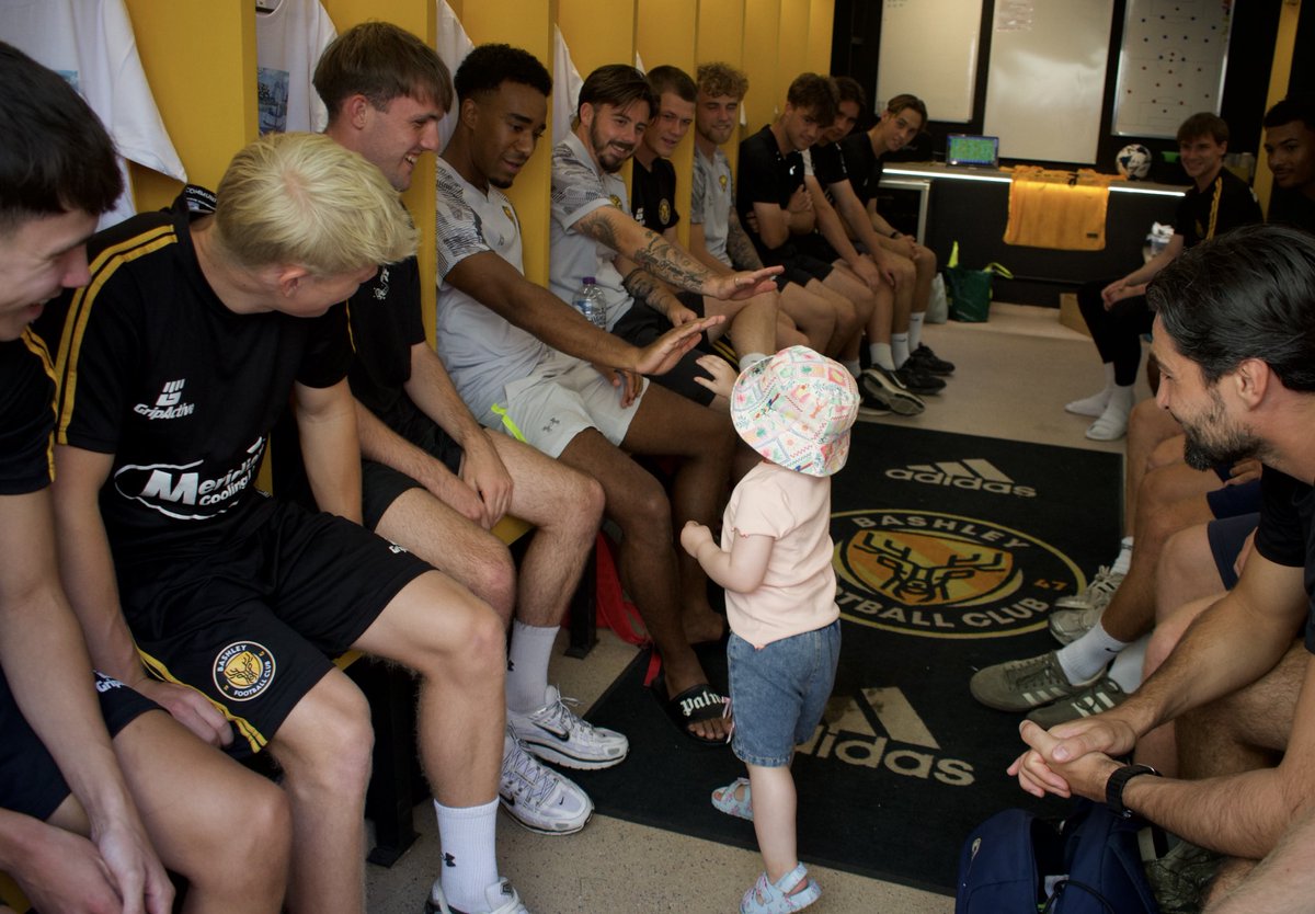 BashleyFootball's tweet photo. A special day today for a special little girl and her family.

Betty, we hope you enjoyed your day, it was an absolute pleasure having you with us.

Thank you very much @DorchTownFC for your support and gift for Betty too 🤝

All the photos to follow 📸

#UpTheBash #WeAreBashley https://t.co/ItOPTAZwCg