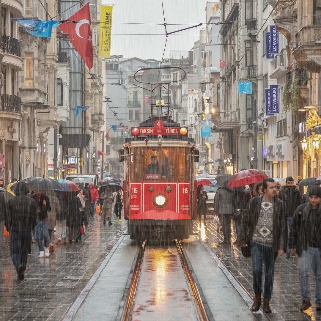 bosunatiklama's tweet photo. İstanbul'da yarın da sağanak yağış bekleniyor. https://t.co/Hqc9EteUqo