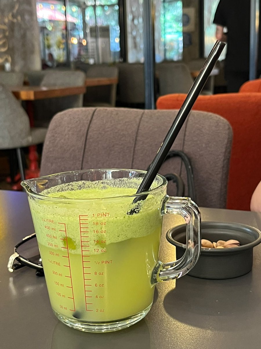 Vildanataseven's tweet photo. Kankama "Sen yabancı değilsin" diyerek yaptığım sunum🥲😅
@otkafe #limonata #yaz #adana https://t.co/ToAY0qJIFJ