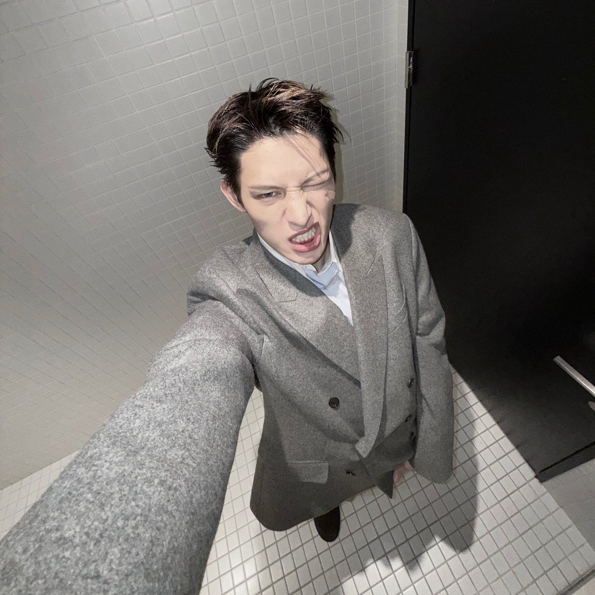 notjamesyufan's tweet photo. my top 3 james selca with this filter https://t.co/rAptLMm6Yi