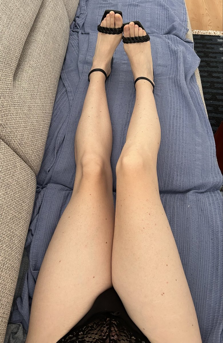 femboy_treleyan's tweet photo. - 36 yo guy discovering his feminine side 
- I post usually NSFW stuff
- I post frequently very naughty and slutty stuff 😈
- I like making men and women cum to my posts
- I get so much dm sometimes its impossible to return all of them, but i read all of them
- I also like girls https://t.co/rhSATSkfco