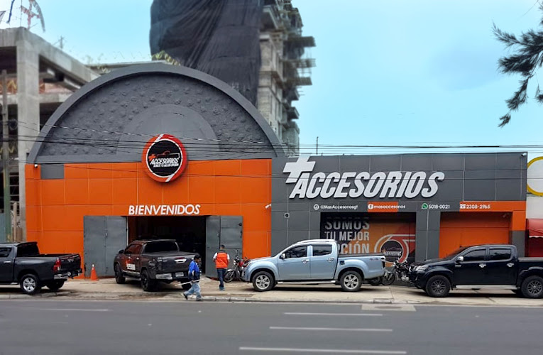 ElBarbarie's tweet photo. @amilcarmontejo @_cristiangt @PMTMuniGuate  ¿Por qué le permiten a ese negocio que esta al inicio de Av. Las Américas que dejen todo el día, todos los días sus carros en las banquetas? y que hay que bajarse para poder pasar, por menos quitaron al que vende bananos por el cerrito https://t.co/KzDkLz3BI1