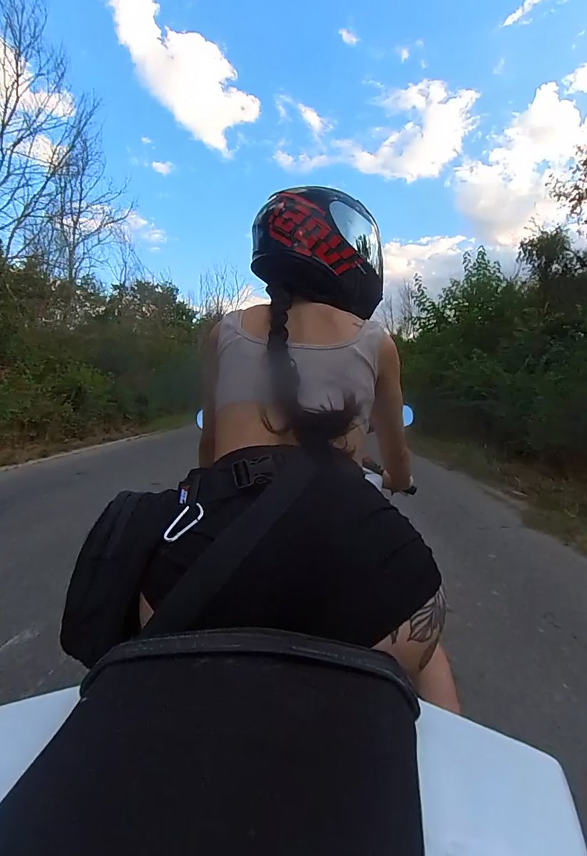 DarkRiderrx's tweet photo. Ride with me? 🏍️🔥
Hit follow for more! 😉
#bikergirl #bikerlife https://t.co/NsQsG3kRNQ