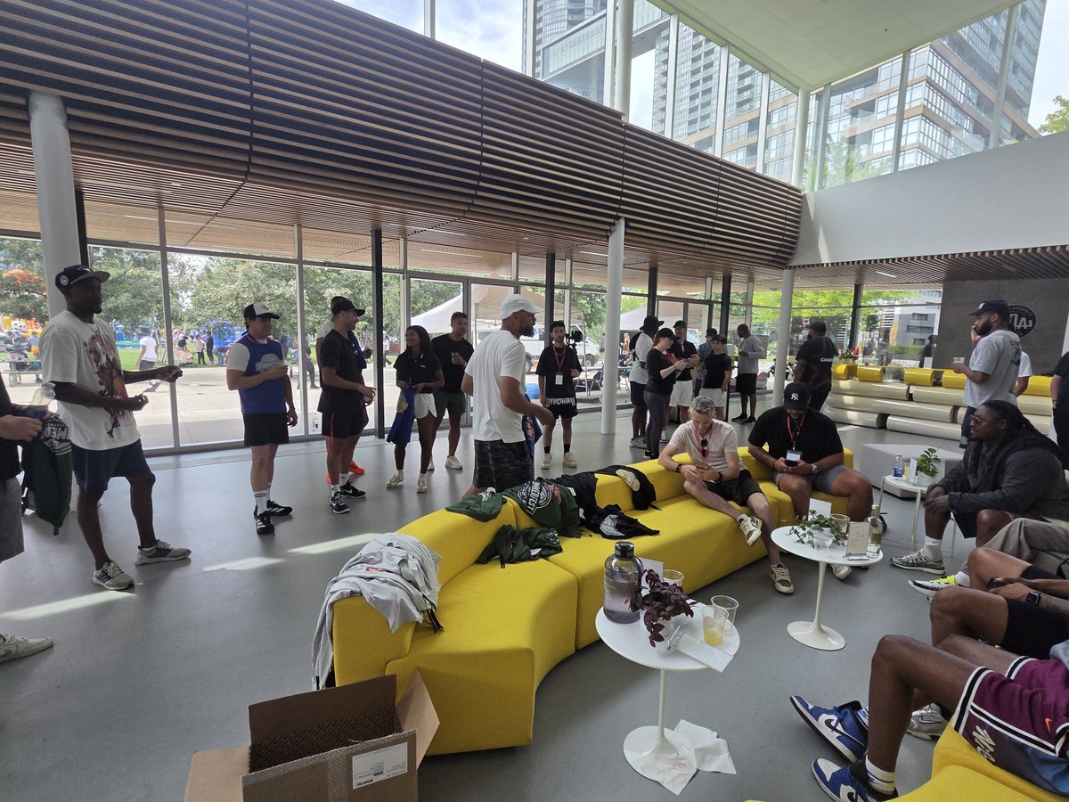 Avry's tweet photo. Names being split up for the @TheOfficialHDA celeb ball hockey game!

Nazem Kadri, Marshawn Lynch, Joel Ward, Wayne Simmonds among many in the house! https://t.co/8YwVdL2XI3