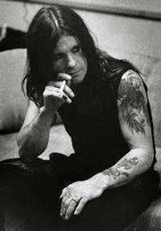 HonestHeart2216's tweet photo. Missed &amp; Loved Always 💖 R.i.p Handsome Talented Funny Gentleman Legend Ozzy Osbourne thought with esp His Family &amp; Friends🕊️☀️🌈🌙🌟🌟🌠🌠🌹🌹💐💐🕯️🕯️💖x #RIPOzzyOsbourne #OzzyOsbourne x https://t.co/TIUgybjmAY