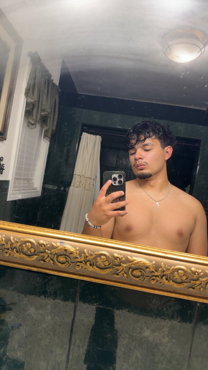 koltwasherefr's tweet photo. #satx #freak #latino #facetwt https://t.co/87ufwzRSm3