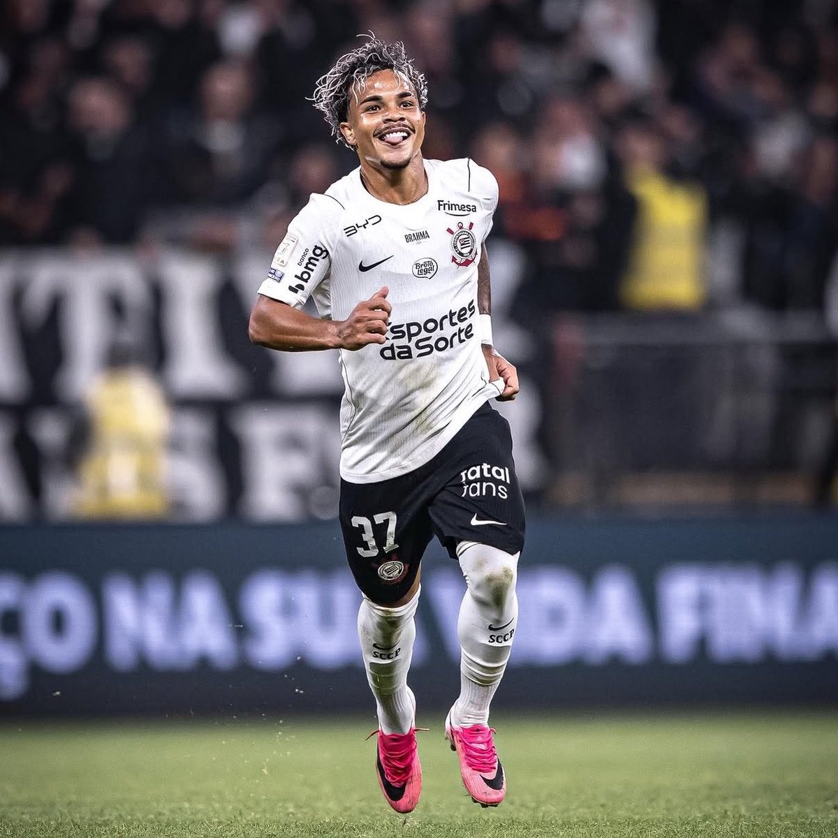 1SMi_'s tweet photo. 🚨 — غلوبو:

ينبغي على كورينثيانز دفع 6 مليون يورو لـ الهلال إذا ارادوا التعاقد مع كايو سيزار 🇧🇷 

حتى الآن لا يوجد شيء بين الفريقين. 

@Tm_st1 https://t.co/IE5QLtiyxF