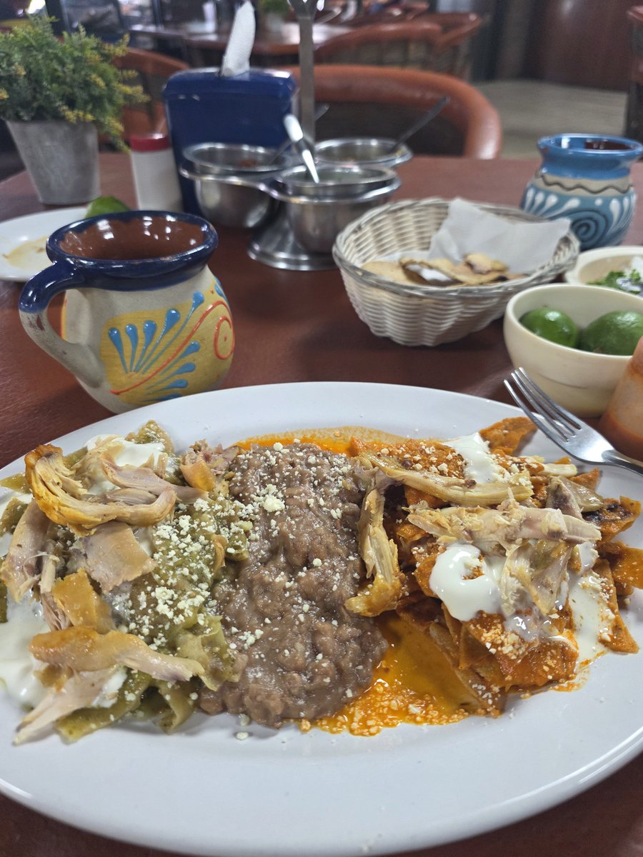 frikylu's tweet photo. @rociodta Chilaquiles https://t.co/A4OBgnQ3xN