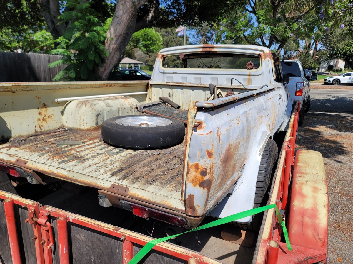 isardinas2's tweet photo. My first vehicle from 1978. Datsun 620 pickup. Back when I was bit less restrained she had a 327 Chevy with a tunnel ram and dual Holly carbs that projected half way up the Windshield.  Time to try again! https://t.co/IPFfl2dtb9