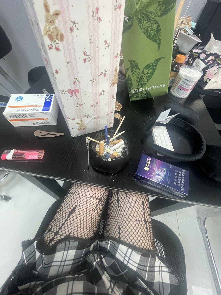 tearfall_13's tweet photo. 审美积累 https://t.co/uljgRrK881
