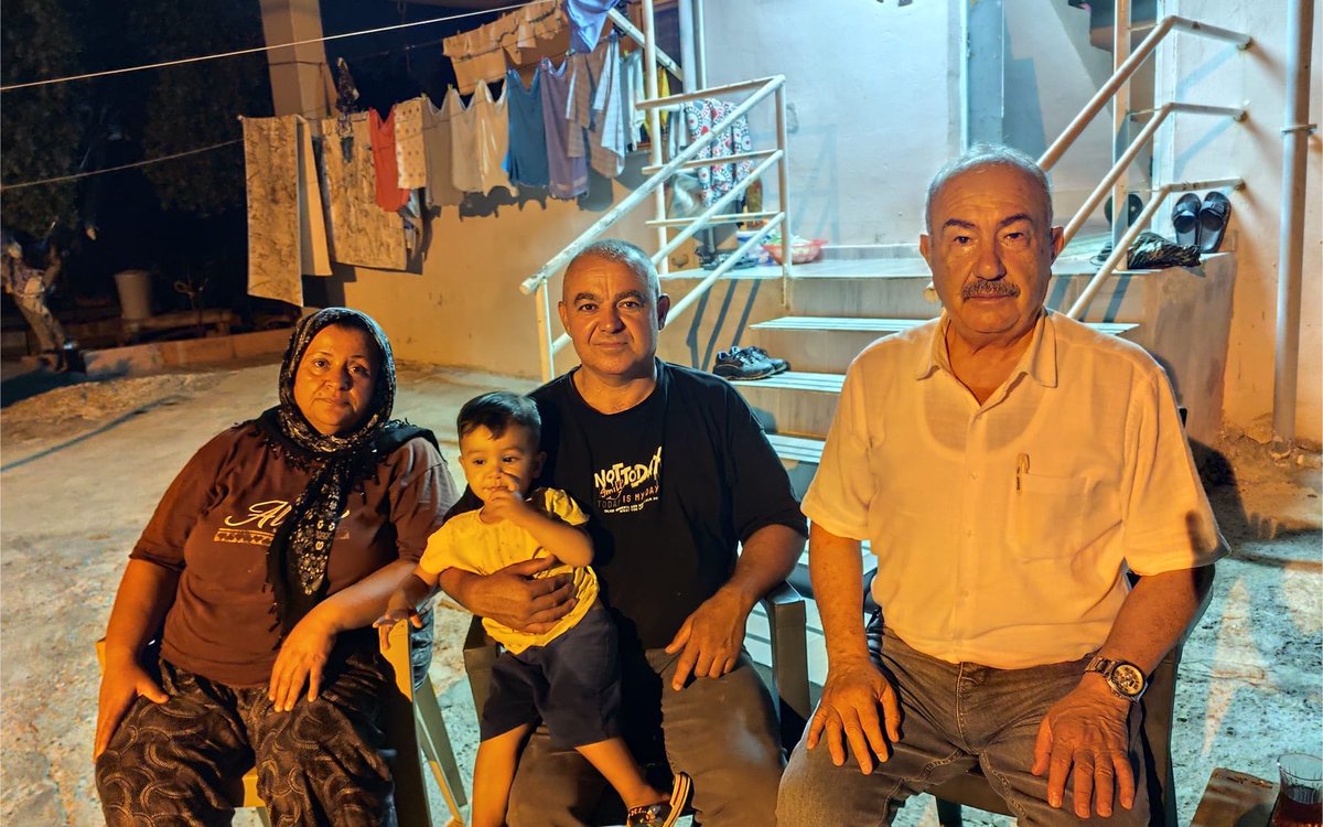 AkpartiCukurova's tweet photo. “AK Parti teşkilatları olarak gönül ziyaretlerimizi sürdürüyor, hemşehrilerimizle bir araya gelmeye devam ediyoruz.”

Esentepe Mahallemizde hemşehrimiz Selim Canbolat’ı evinde ziyaret ederek hasbihâl ettik. Samimi ev sahipliği ve hoş sohbeti için kendisine teşekkür ediyoruz. https://t.co/E55O89dyL3