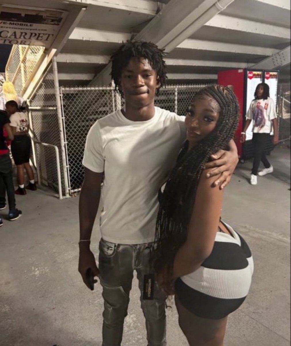 FRANKLIN__OG's tweet photo. Bro Had Only One Job 😭😭😭 https://t.co/mk7grShb5n