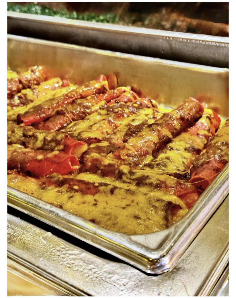 210NancyMorales's tweet photo. #lunch  #tacos  #enchiladas  #mexicanfood  #buffet

💭

Tacos, Enchiladas, Gorditas, Pan Dulce 
MEXICAN  FOOD
…………. WEEK  DAY  LUNCH  BUFFET 
$ 13.99   at  Mi Familia Rim  @mifamiliarim 
 
🍽️

ENTREES
. . . .  Grilled Chicken
. . . .  Enchiladas 
. . . .  Crispy Tacos beef or chicken
. . . .  Gorditas Beef or Chicken
. . . .  Pork Tips in Green Chili Sauce
SIDES
. . . .  Rice
. . . .  Beans refried
. . . .  Beans whole
. . . .  Fideo
. . . .  Chicarones Pork Skins in Sauce 
DESSERTS
. . . .  Various Mexican Pastries 

💭