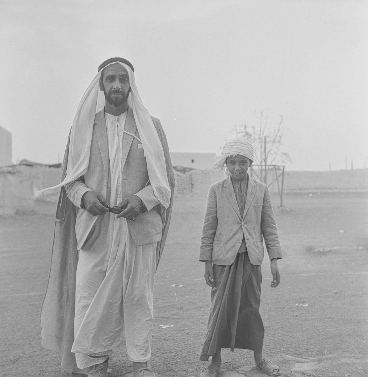 buhessa67's tweet photo. الشيخ زايد بن سلطان ال نهيان 
الشيخ سلطان بن زايد ال نهيان

1 يوليو 1965م https://t.co/h4NABBDqhn