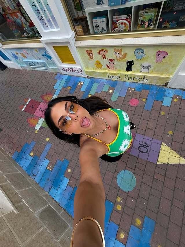 kaderimmx's tweet photo. Kader mit Boy mom Energy ✨

#BoyMom #BoyMomEnergy #MomLife #MutterSohn #BoyMomLife
#OOTD #SummerStyle #FashionInspo #StreetStyle
#Brasil #BrazilianVibes #GreenOutfit https://t.co/lCwvAYFBhk