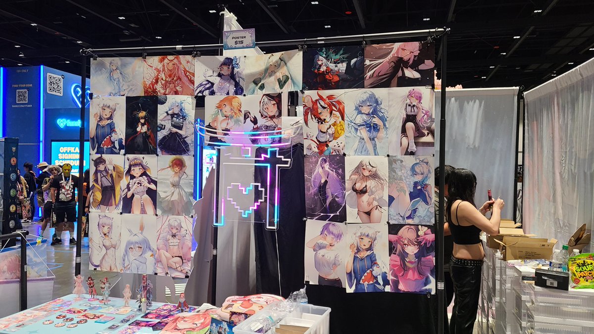Over at the #NeonShrine booth at Offkai! Great stuff! https://t.co/69VbKzTKO7
