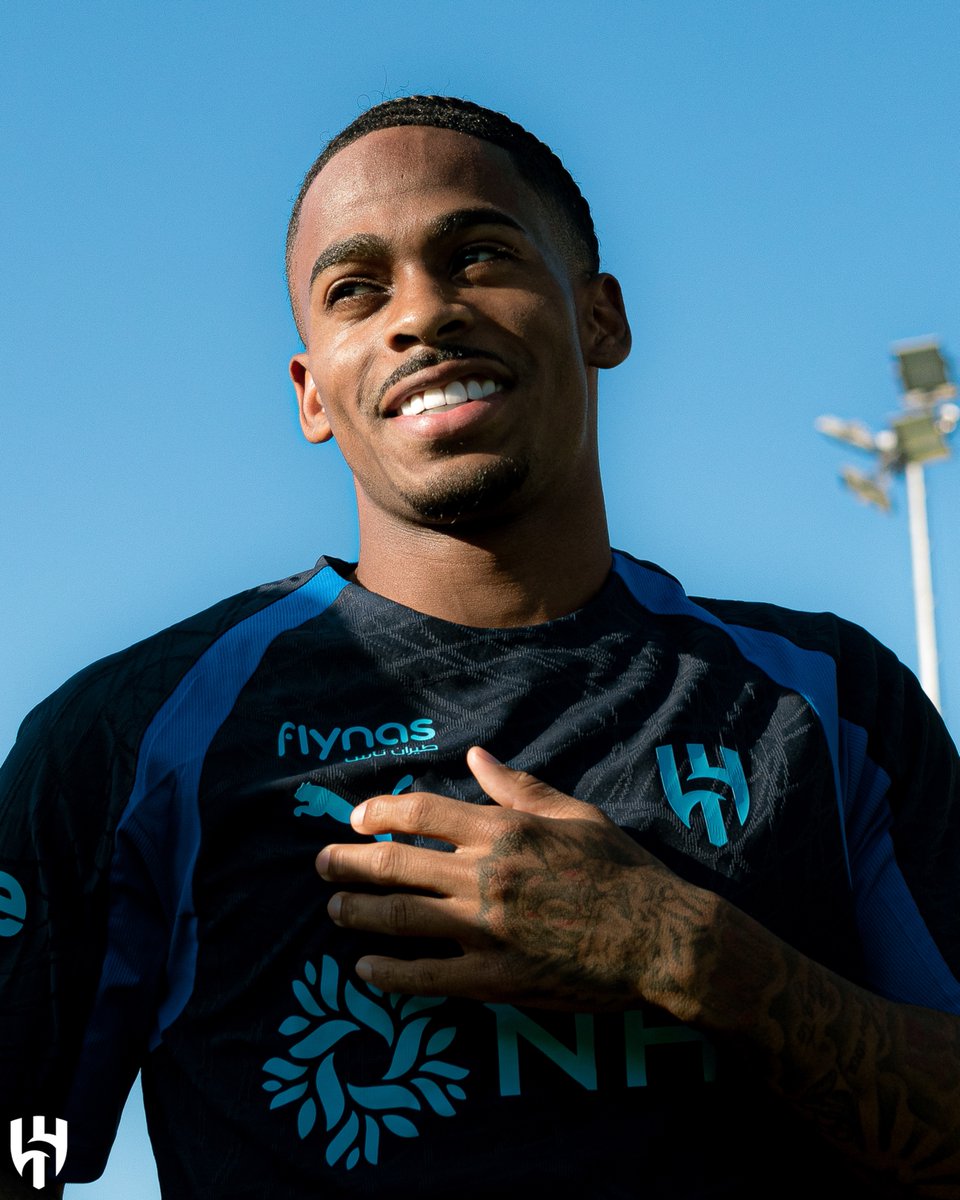 Alhilal_EN's tweet photo. Summer’s Smile 😃💙 https://t.co/knt5Dy5mFR