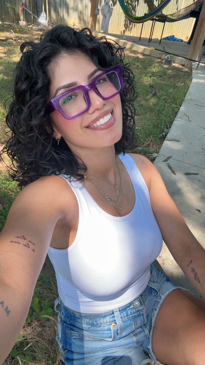 🌻 🇸🇻 tweet media