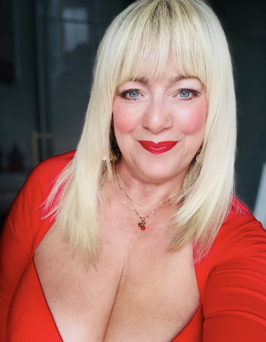 Ćh💋ryl 👩🏼👗 tweet media