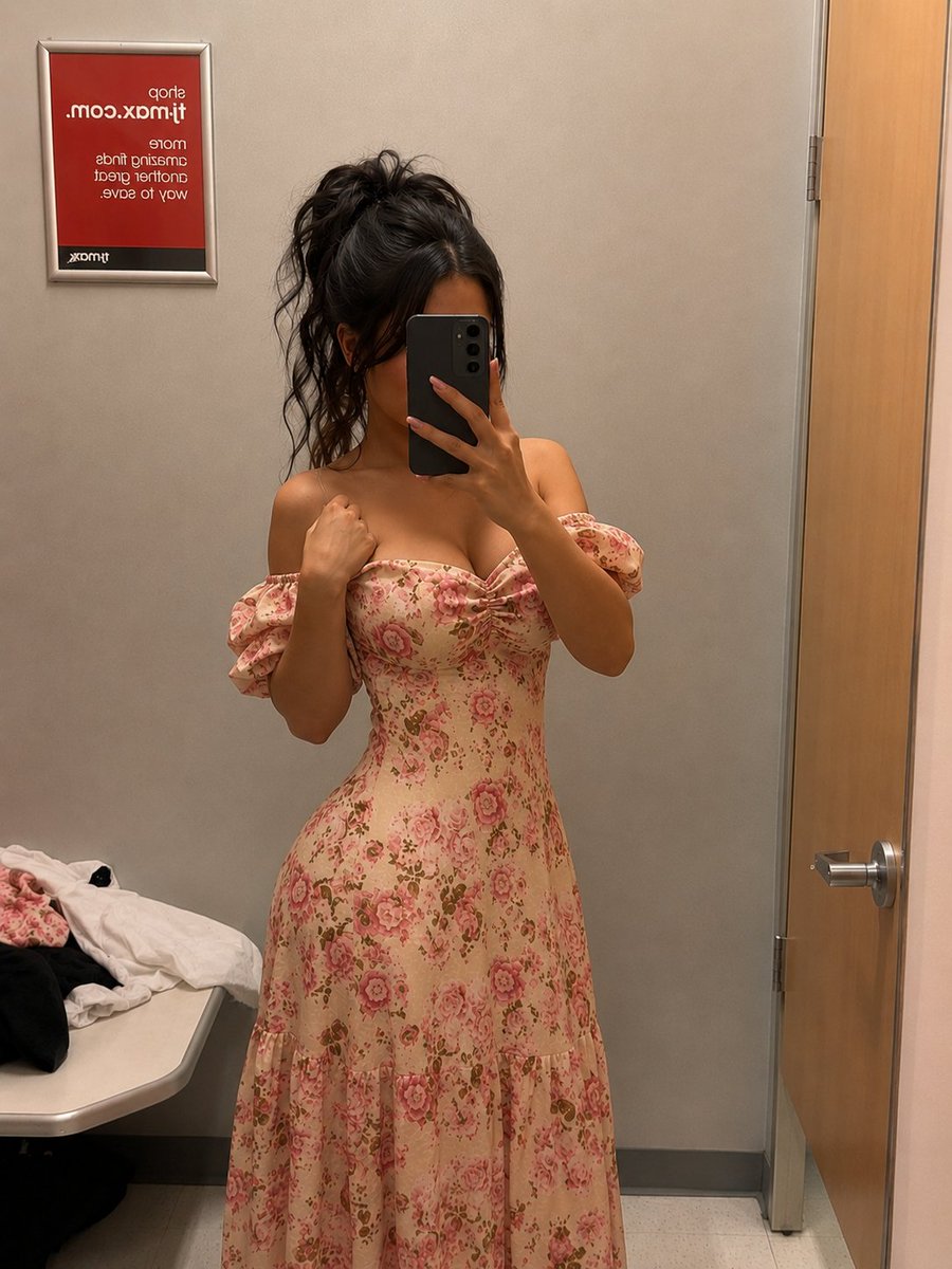 emilythesub69's tweet photo. Bored at work + cute dress = dangerous combination. 😅🌸 https://t.co/nLhyucTRjC