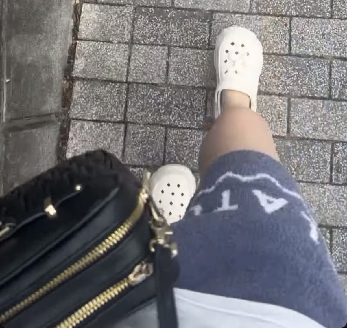 yoru2009410's tweet photo. さいきんのあし？ https://t.co/5gD5xQjQQi