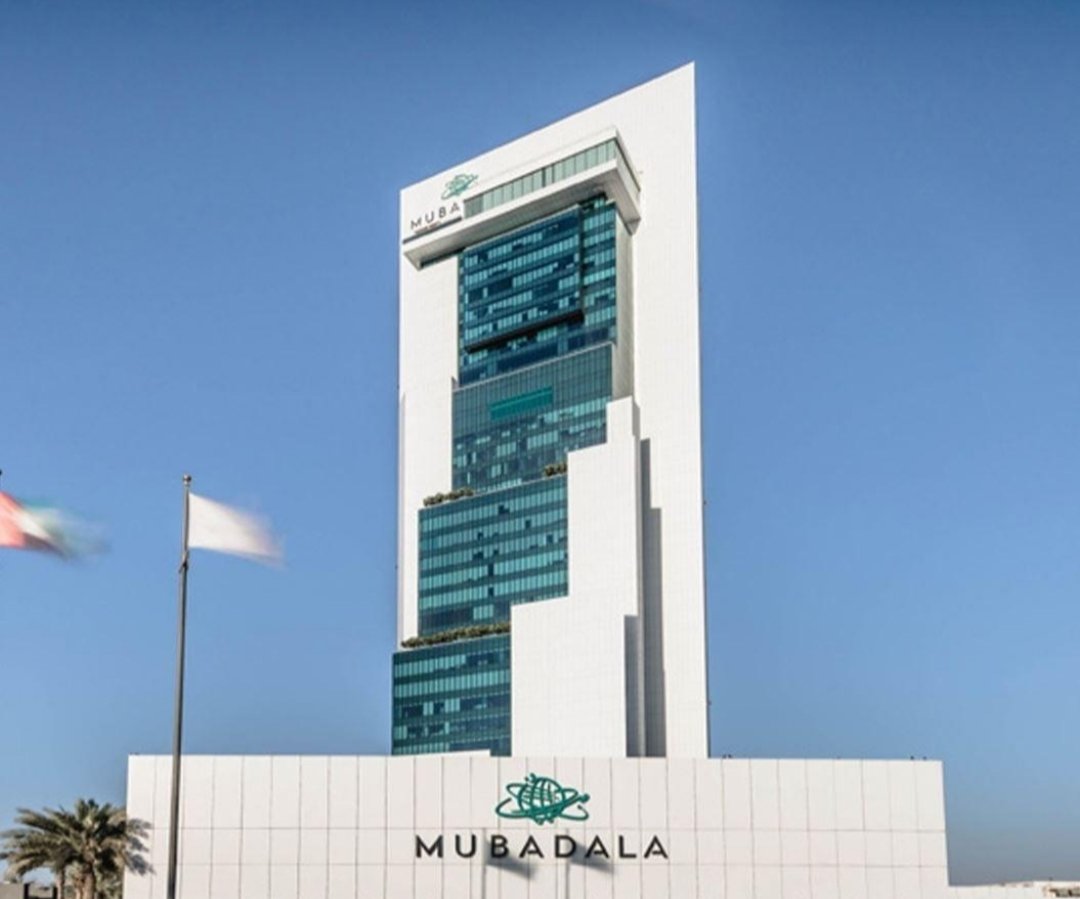 Bitcoinprof0637's tweet photo. 🇦🇪 Institutional capital keeps finding its way to Solana.

Mubadala Capital's Alternative Solutions Fund is now coming on-chain through Solana with over $75M in commitments.

This isn't just another crypto headline—it's another sign that real-world assets are choosing fast, scalable blockchain infrastructure.

Will Solana dominate the RWA race over the next few years?