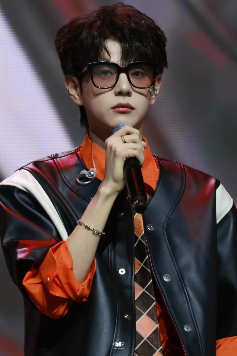 sweetykayy's tweet photo. ZhengTong99 🧡🌻#aylio https://t.co/ySk5oqE2LK