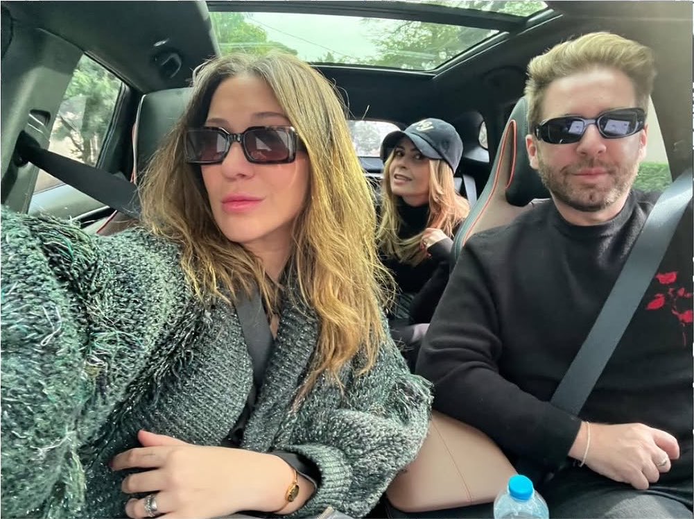 renaultdaily's tweet photo. Ana Paula com amigos na tarde de hoje em São Paulo 🥰 https://t.co/EJ6ZBxxS04