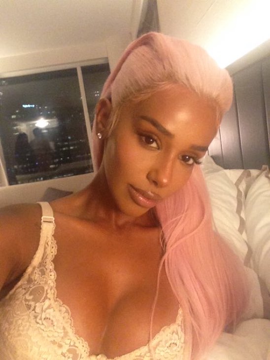 callchxrry's tweet photo. angels have pink hair https://t.co/s7bqsRYGU1