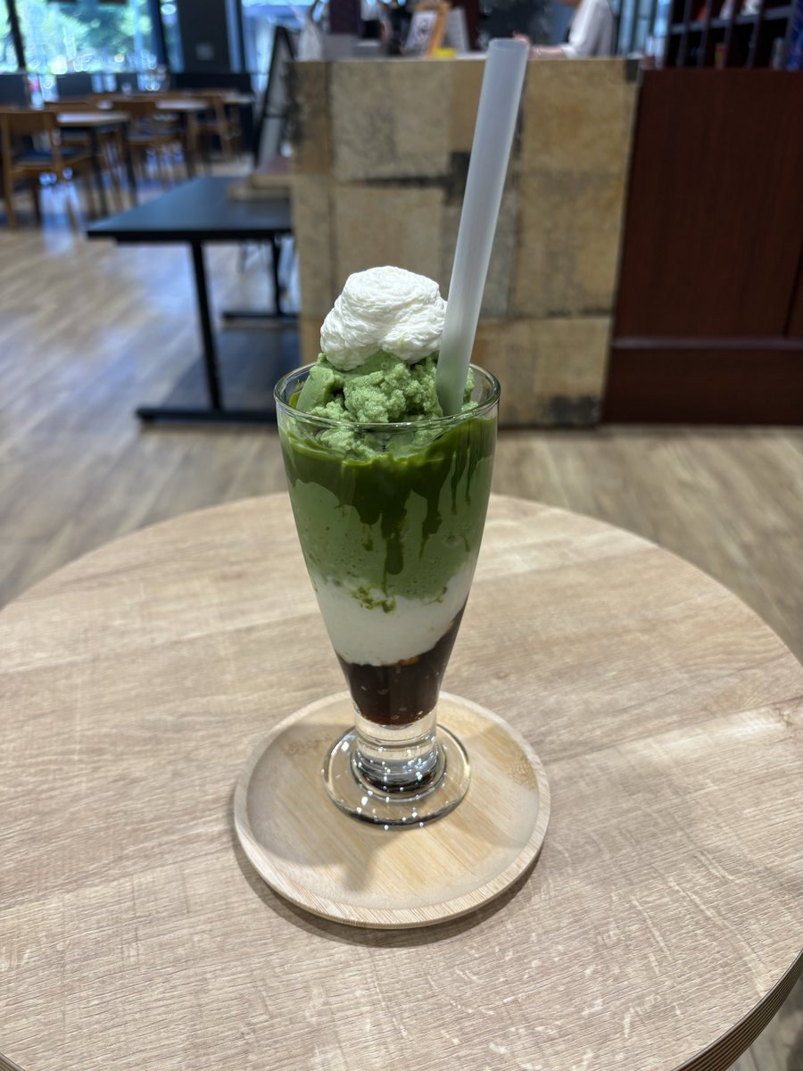 omji_lockin's tweet photo. 昨日は休憩時間に茶の環の抹茶シェイクで一服🍵
静かな店内でたっぷり涼めました https://t.co/NWYgT7jJ9A
