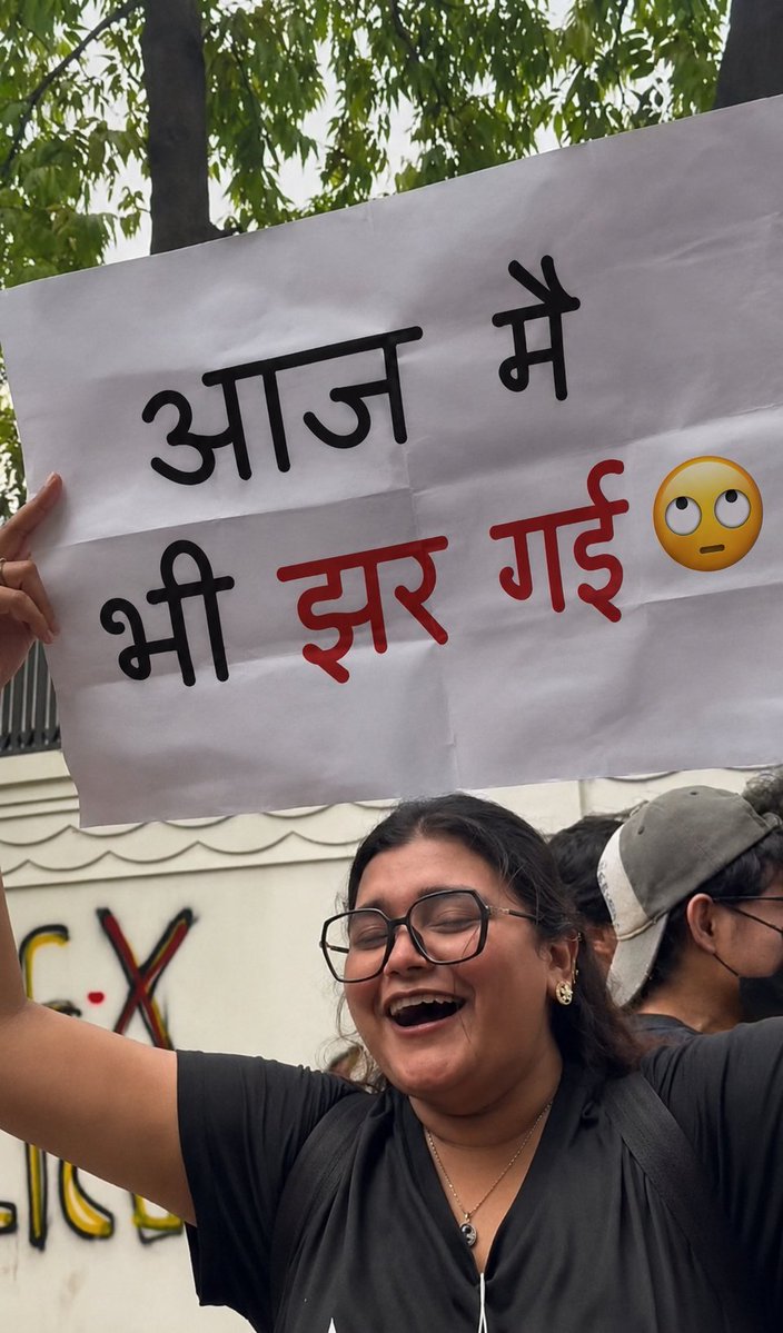 HPHQ7's tweet photo. @ajitanjum @ravish_journo की बेटी भी झार गई जंतर-मंतर में #WithoutCondom  मुबारक हो #Ajit &amp; #Ravishkumar https://t.co/LxRWPMD4hA