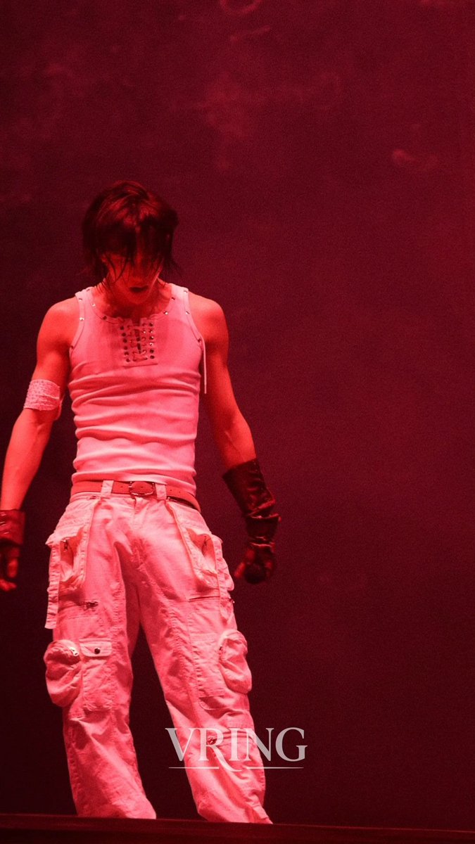 seonggu4073's tweet photo. 2026.07.25 KSPO 런잇콘서트
콘서트 가서 꼭 봐야하는 부작용 현진🔥🔥
진짜 꼭봐야해 다들 꼭 보고와 진짜진짜 마지막 금빛찬란 현진까지 다 봐야해 
#스트레이키즈 #StrayKids 
#RUN_IT
#RUN_IT_SEOUL
#THIS_AND_THAT https://t.co/rbfyYed1oa