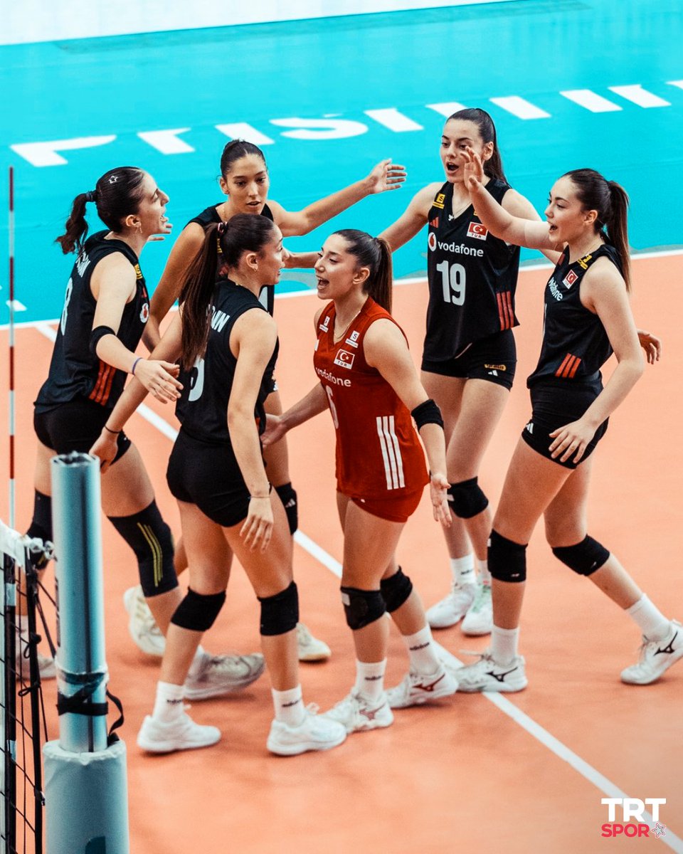 trtsporyildiz's tweet photo. Namağlup Balkan şampiyonuyuz! 🇹🇷🏆

🏐 17 Yaş Altı Kadın Milli Voleybol Takımımız, Balkan Şampiyonası'ndaki son maçında Arnavutluk'u 3-0 mağlup etti.

📌 5'te 5 yapan millilerimiz, şampiyon oldu. 👏 https://t.co/80VJUhAbqe