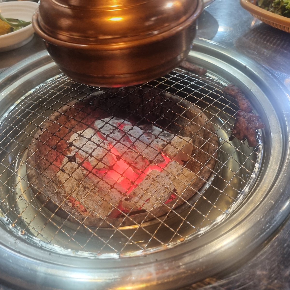 Day_0003's tweet photo. .
오늘 너무 마이 뭇다.
담에도 마이 묵자.
. https://t.co/OP5jpbKPax
