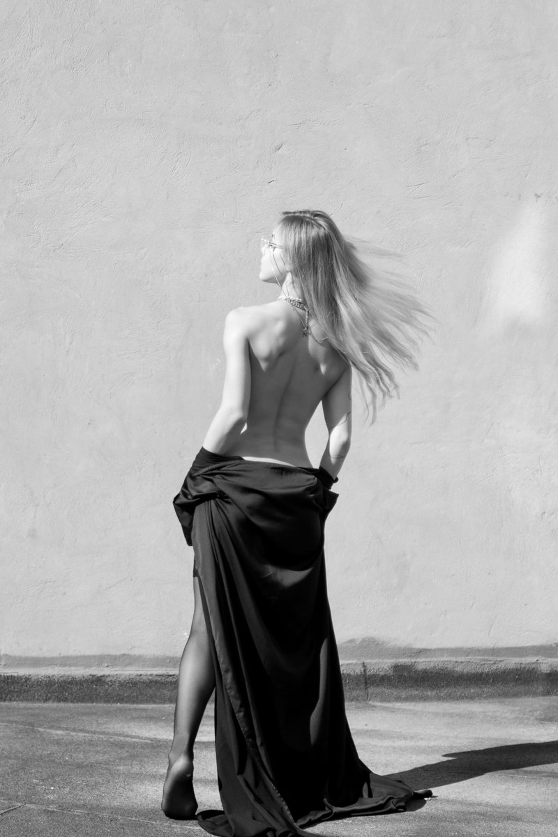 16demension's tweet photo. Helen and monochrome vibes https://t.co/PODQPnzaRQ