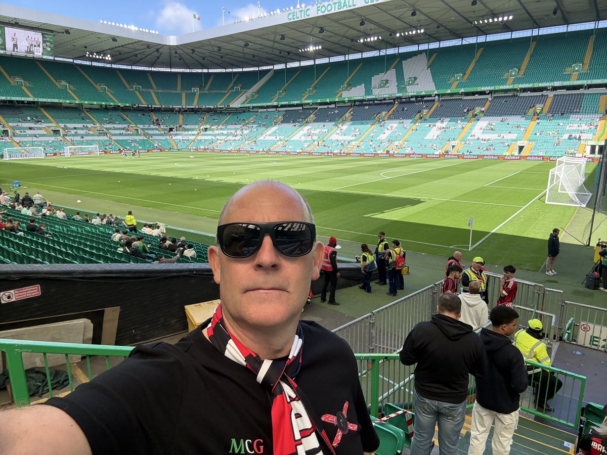 Greig10Fin's tweet photo. @Claudio_ACM1899 @valfra24 @acmilan @ACMClubGlasgow @MilanClubDublin 
Presente❤️🖤 https://t.co/fHFRbjcWbv