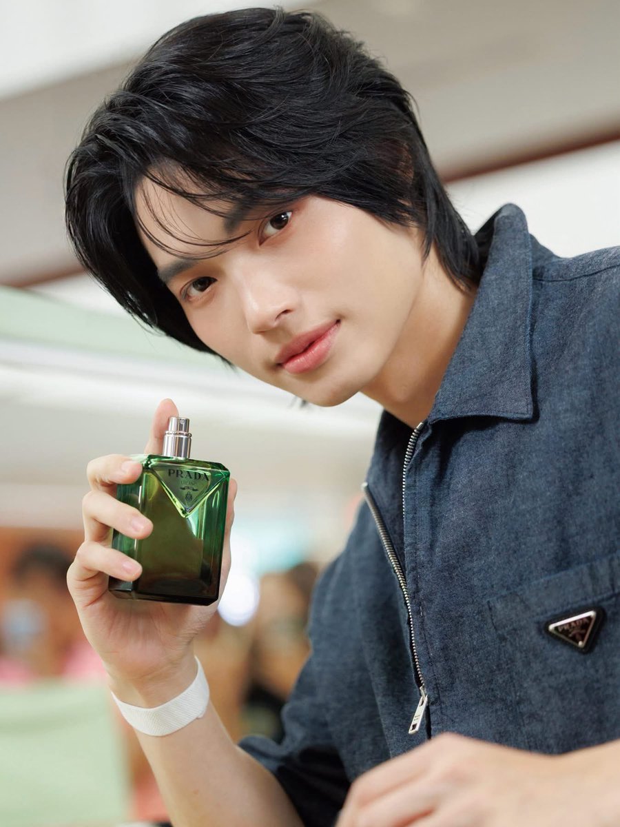 WinmetawinO's tweet photo. Highlights from Prada Beauty Ambassador Win Metawin’s visit to the Prada Beauty Summer Market at Central Chidlom in https://t.co/5RTzOvtKOc Metawin O. 

PRADA BEAUTY SUMMER X WIN

#PradaBeautyxWin #PradaBeauty 
#PradaMakeup #PradaFragances 
#winmetawin https://t.co/VM0St2yPEh