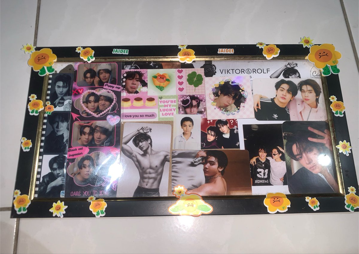 dungkiecute's tweet photo. karena gue bingung dengan freebies" ini mau di kemanain, akhirnya gue jadiin satu frame jadi foto keluarga bahagia wkwk 😭😭

#JoongDunk https://t.co/QyGy3DUUxj