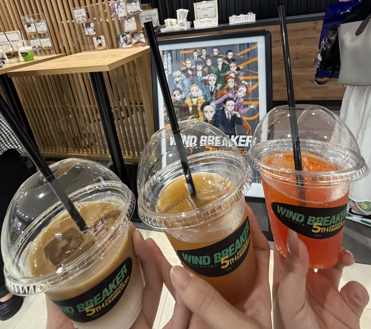 nya_store_'s tweet photo. シギさんとWB原画展 in 京都 行ってきた〰️𛰙᭜𖫴𖫰𖫱𖫳𖫲𖫲𖫳𖫴𖫰𖫱꛰ ᭜𖫴𖫰𖫱𖫳𖫲𖫲𖫳𖫴𖫰𖫱꛰ಣ✨
京都やからめっちゃ前の盆踊り柊さん連れて行けてはぴ👼⸝⋆

ドリンクも飲めたしランダムグッズでドーパミンも出したし
めちゃくちゃ楽しかった〰️🥳✨🫶 https://t.co/jehH8KUSUv