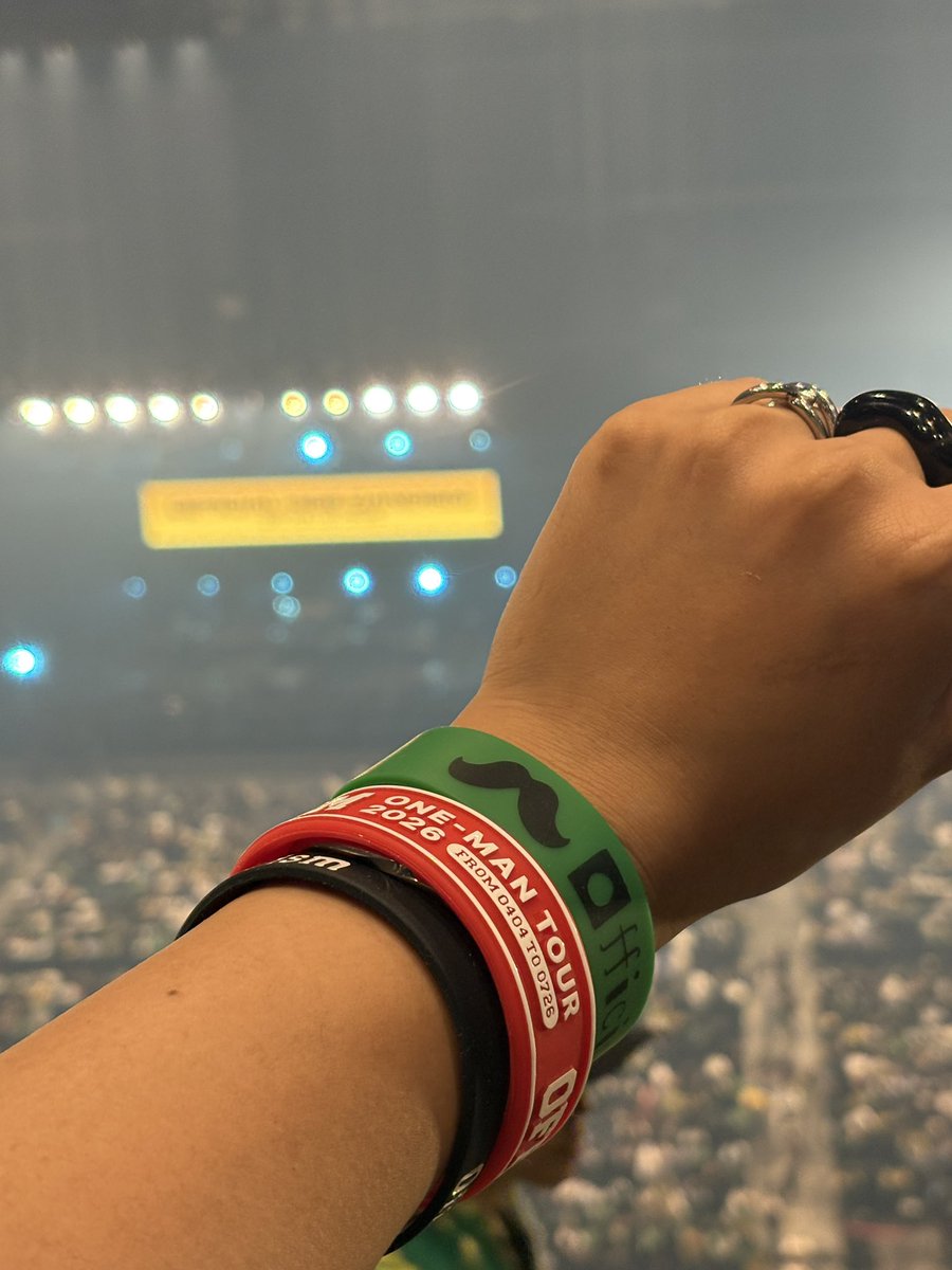 o_25band's tweet photo. 今日

1年以上ぶりやっと会えた!!!!
Kアリーナ初めてだったのだけど、音楽のために作られたのか？と言うくらい音響が良くて終始大感動。
サポメン少ない分、各楽器の音がしっかり聞こえて箱ライブみたいで嬉しかった。
天井席とか関係なく、置いてかれなくて、愛で溢れかえってた。
またね!! https://t.co/OC4hI5OuJP
