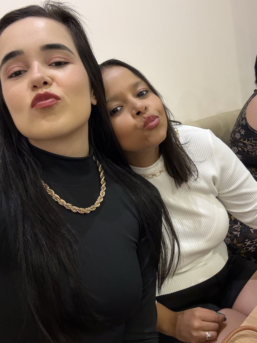 mm_gemeas's tweet photo. Nosso dia 25. Nosso primeiro ano de muitos que ainda vão acontecer. 1 ano que eu conheci o amor da minha vida, a minha melhor e única escolha.A 1 ano que eu sou a mulher mais feliz e sortuda do mundo. Com você eu conheci o amor. Eu mato e morro por você meu amor 🤍♾️ https://t.co/o9AXVJ7WKz