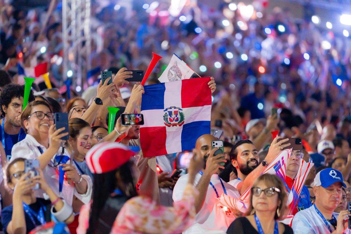 CarlosValdezRD's tweet photo. La República Dominicana volvió a demostrar que está lista para recibir al mundo con orgullo. 🇩🇴

La inauguración de los XXV Juegos Centroamericanos y del Caribe Santo Domingo 2026 fue una muestra de organización, talento y grandeza. Felicidades al presidente @luisabinader, al ministro de Deportes, @kelvincruzrd, al Comité Organizador y a todos los que hicieron posible este gran evento.

¡Que comiencen los juegos! 🏅