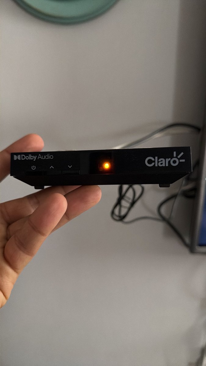GiancarloAP_'s tweet photo. Señores @ClaroTeAyuda estoy sin señal de TV nuevamente, desde ayer. Qué podemos hacer? #Claro #ClaroColombia #Internet #Tv #Wifi #ClaroTeAyuda https://t.co/fawDXrKf06
