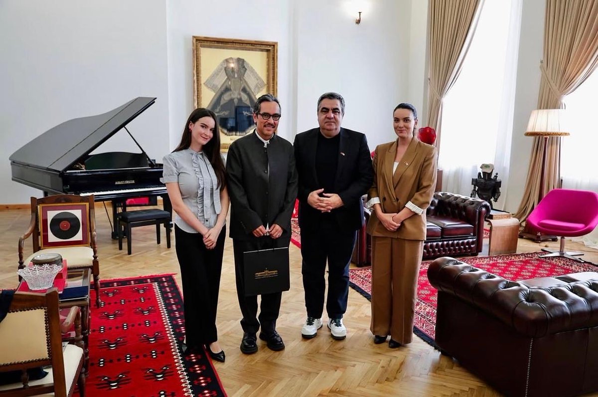 EmbaMexIta's tweet photo. Ambassador @genarolozano met with Albania's Minister of Tourism, Culture, and Sport, Blendi Gonxhja.

They discussed strengthening bilateral cultural cooperation and plans to host a Mexico Week in Albania, celebrating Mexican art, gastronomy, and dance. 🇲🇽🤝🇦🇱 https://t.co/bxMBtMBg3s