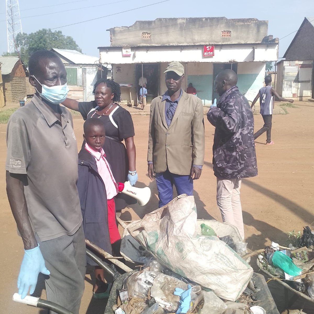 AmuriaDLG's tweet photo. National Cleaning Day :
The day was well observed in Asamuk Town Council with residents joining the technical staff and politicians to clean the area. https://t.co/DWQqmav3y8