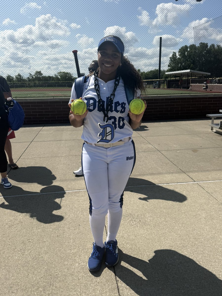 BulletsMayfield's tweet photo. Congrats to these ladies who went out with a bomb! 

@KennediAdams_44 💣
@KyleighStonero1 💣
@erinmcoleman25 💣
 @taylor_823 💣💣 https://t.co/CBemRyVUMS