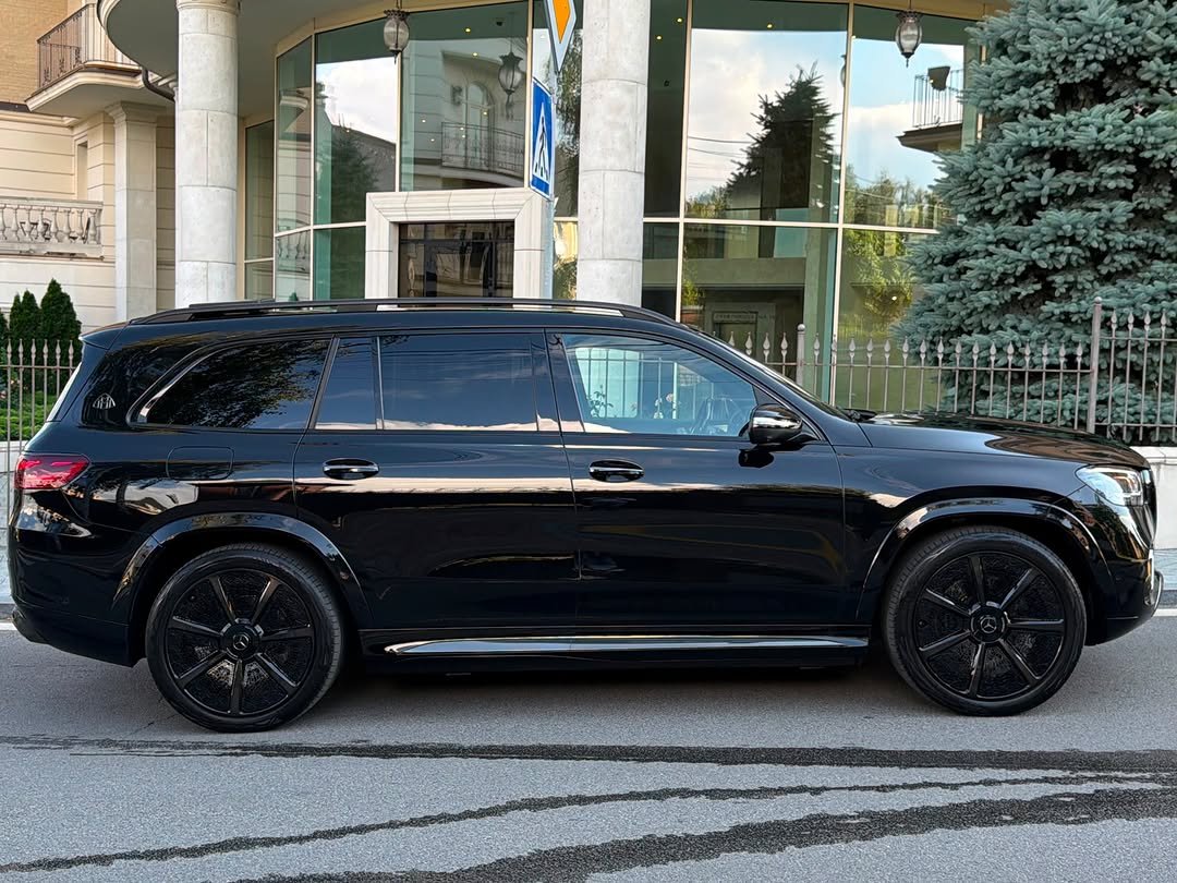 lekan897's tweet photo. 2025 Maybach GLS 600 Night Series https://t.co/00tKtW1L1O