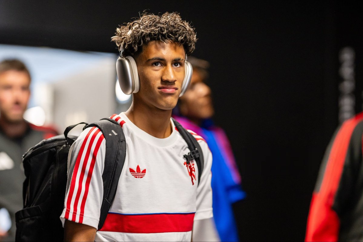 utdjay24's tweet photo. JJ Gabriel had a goal and assist in just 45mins today,what more does my boy have to do to get that debut Micheal Carrick 🤦‍♂️ https://t.co/2AtmaL49fP