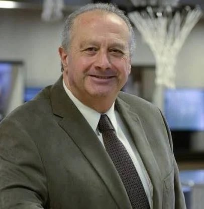 basquetplus's tweet photo. Falleció esta mañana a los 74 años Horacio Muratore, el dirigente más importante de la historia del básquetbol argentino. Hizo todo el camino: presidente de su club, de la Federación de Tucumán, de CAB, de Consubásquet, de FIBA Américas y llegó a lo máximo en 2014, siendo elegido presidente de FIBA mundo, cargo que ocupó hasta 2019. Actualmente seguía siendo presidente del Board de la BCLA. Descansa en paz Horacio.